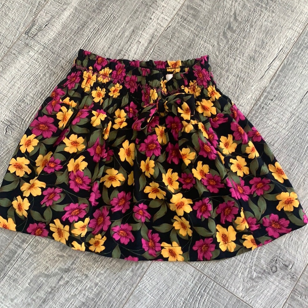 black mini skirt